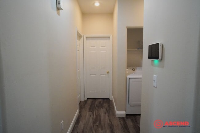 Building Photo - Fully Furnished Home In East Bakersfield!