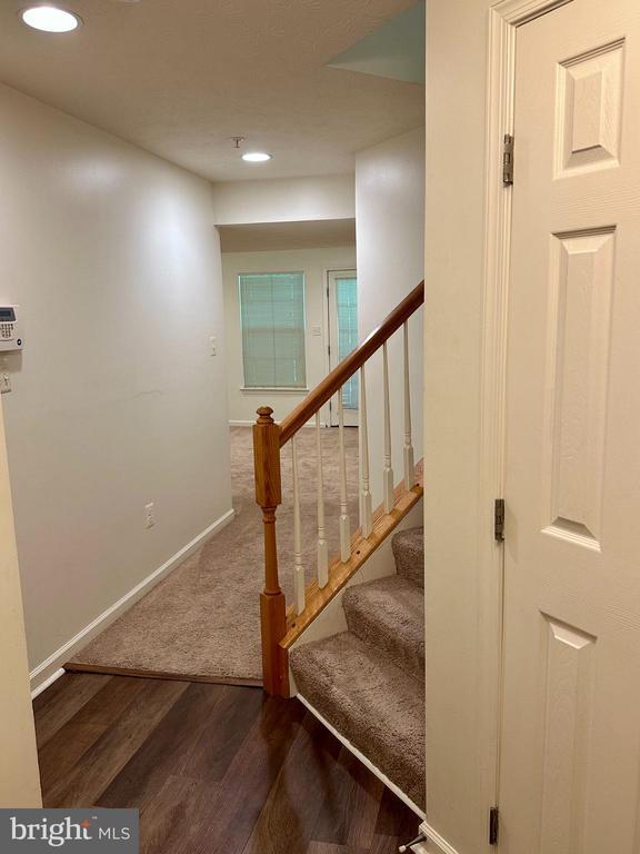 Building Photo - 7216 Mockingbird Cir