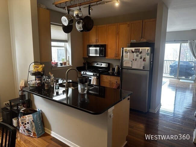 Building Photo - 1121 W Washburne Ave