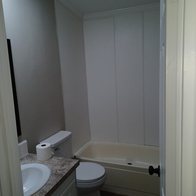 Building Photo - 890 Rough Edge Rd