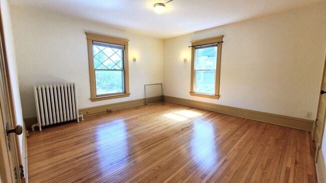 Building Photo - Charming 4-Bedroom Home in East Isles