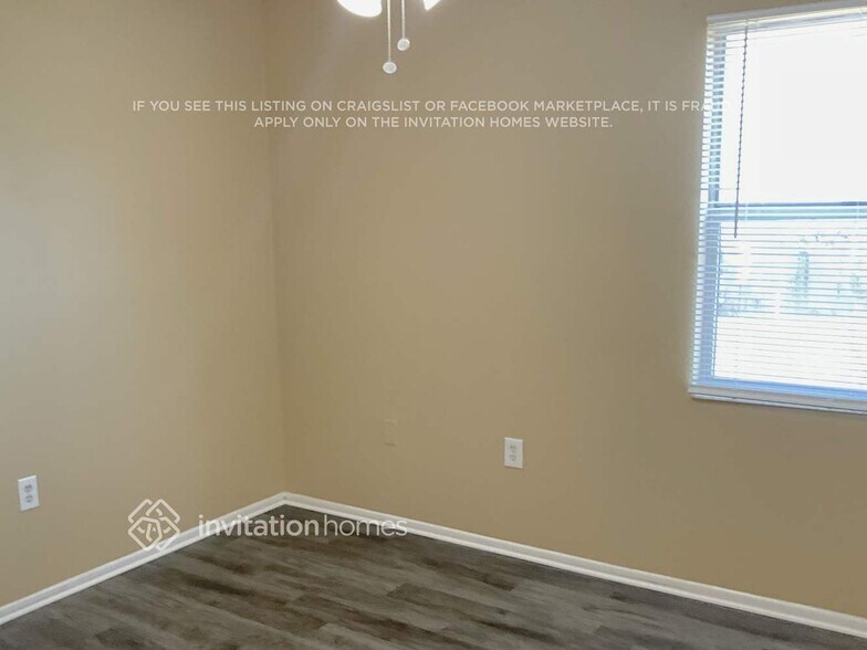 Building Photo - 713 46th St E