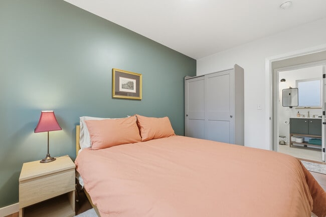 Building Photo - 5003 NE Mason St