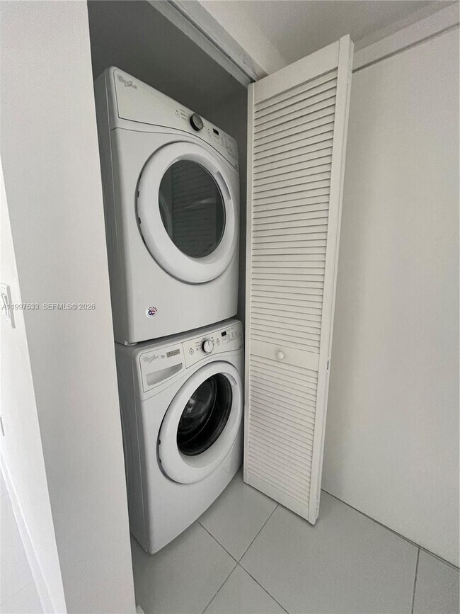 Building Photo - 5252 NW 85th Ave