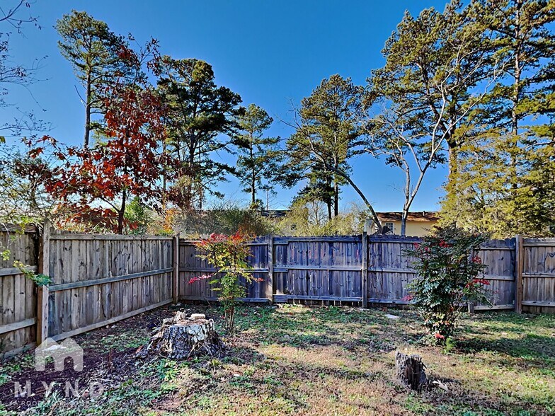 Building Photo - 2616 Fieldstone View Ln SE