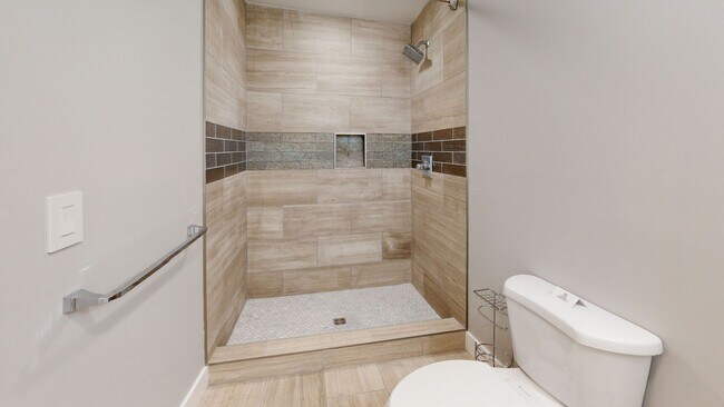 Building Photo - $1535 per Bedroom | 6BR with Private Bathr...