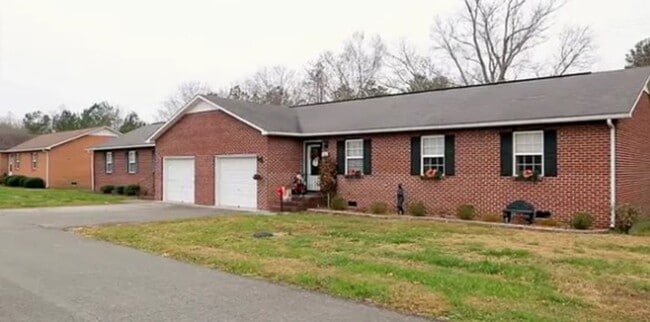 Primary Photo - 2 Bedroom, 2 Bath, with Garage Manchester, TN