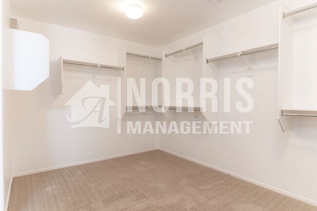 Building Photo - Large Home with Plenty of Room in Coolidge