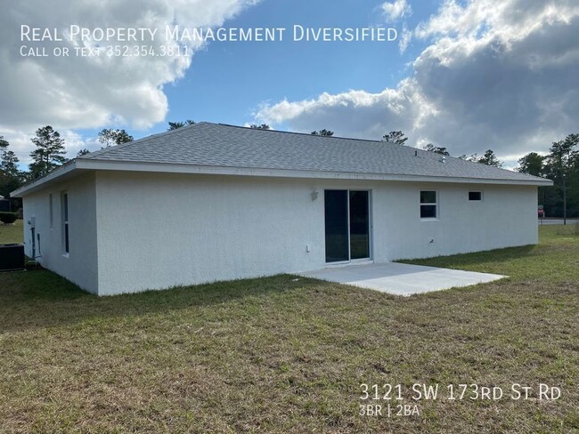 Building Photo - Desirable SW Ocala Neighborhood 3/2/2 **WO...