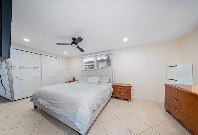 Building Photo - 3455 SW 75th Ct