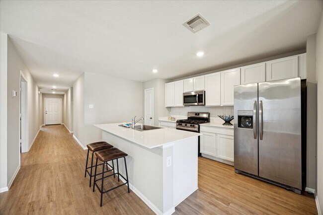 Building Photo - 27122 Breakaway Ln