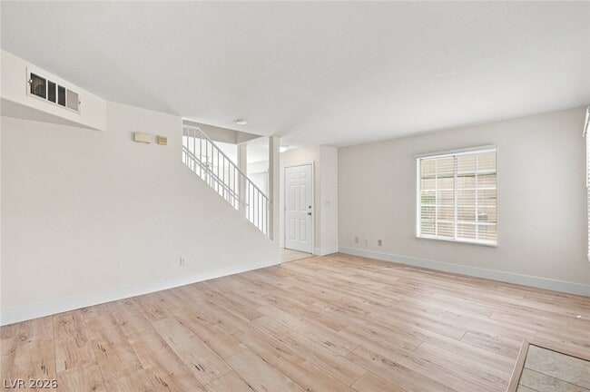 Building Photo - 446 Winthrop Pl