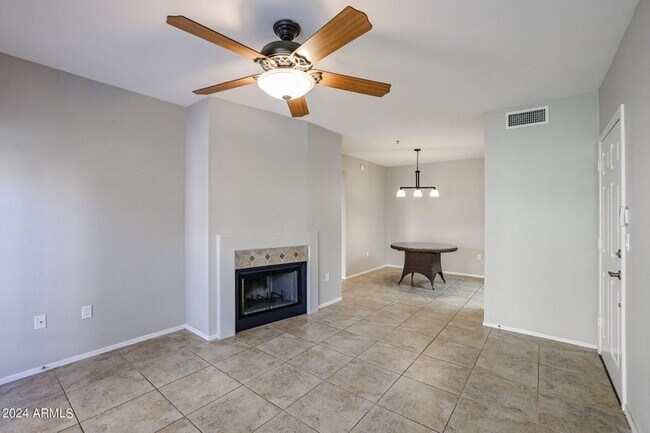 Building Photo - Resort-Style Aventura Condo