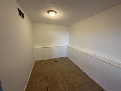 Building Photo - "Charming Anoka Retreat: 3-Bedroom Home with Finished Basement & Large Yard with Fence!"