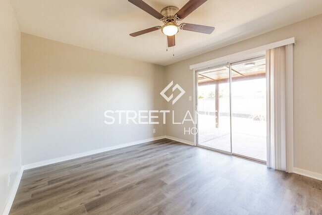Building Photo - REDUCED!