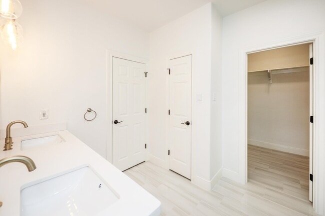 Building Photo - 115 Coahuila Loop