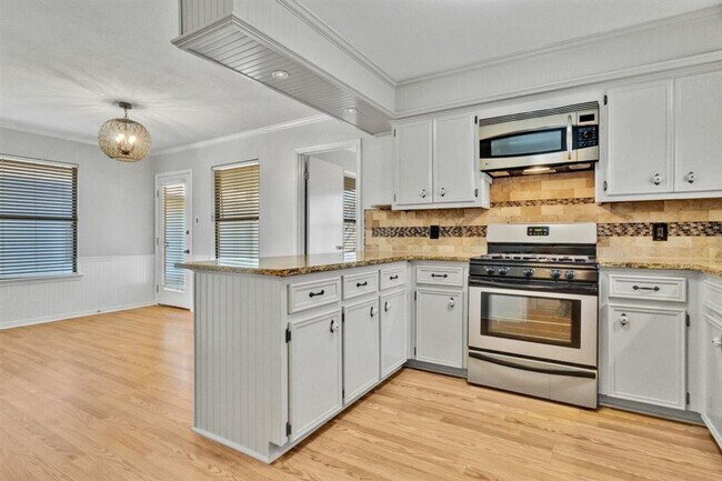 Building Photo - 1708 Wild Horse Ln