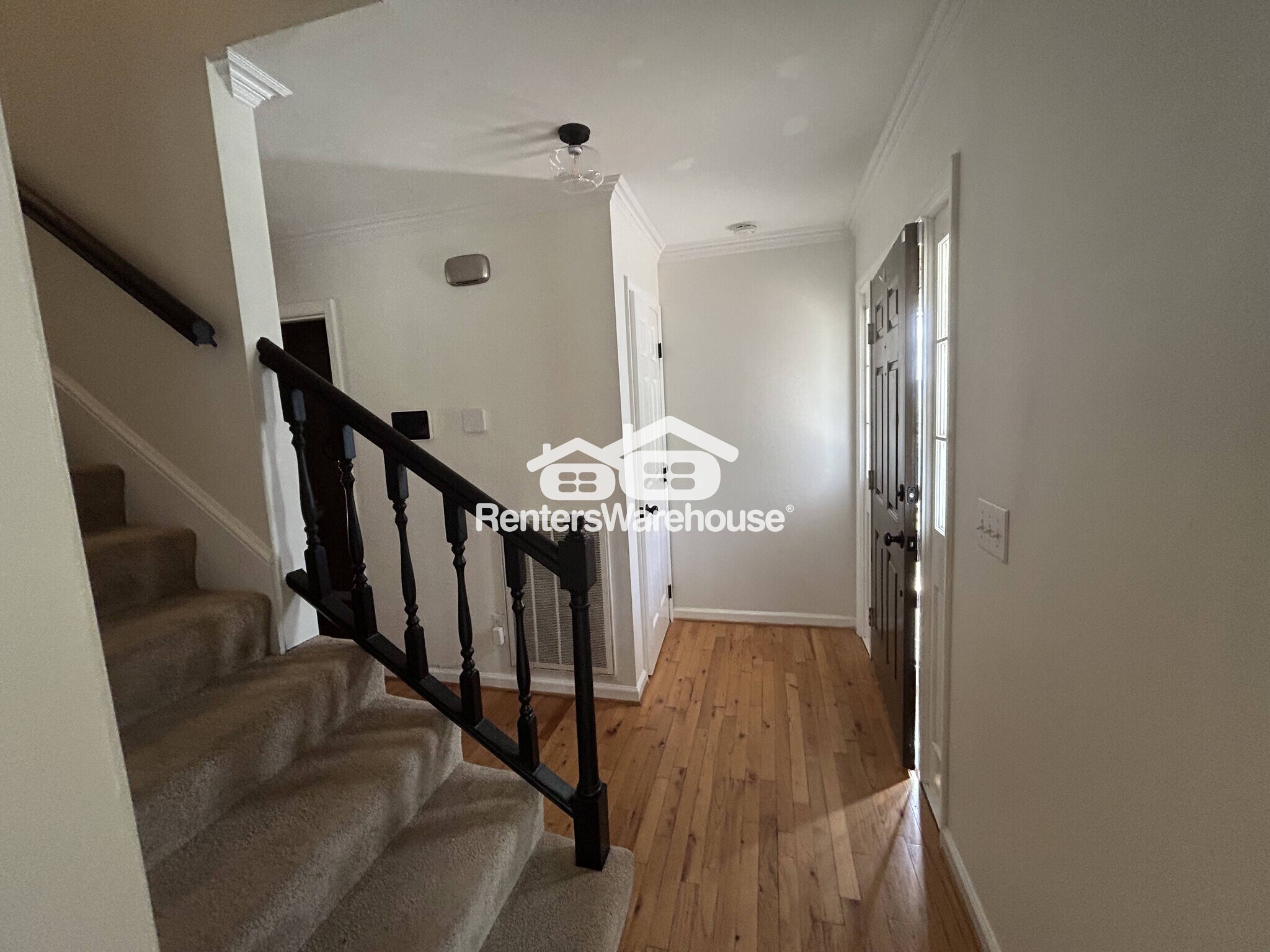 Building Photo - 2501 Crestwood Cir