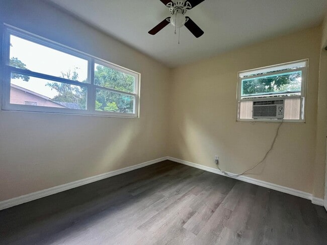 Building Photo - Charming 3 Bed 1 Bath Plant City!!