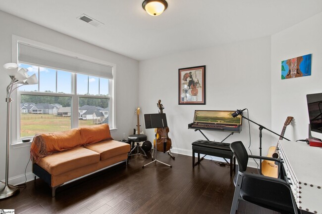 Building Photo - 222 Montview Cir