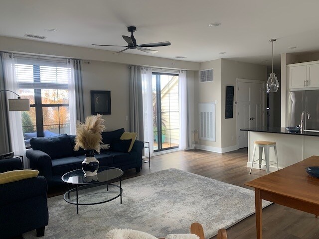 Building Photo - 1806 Route 9D