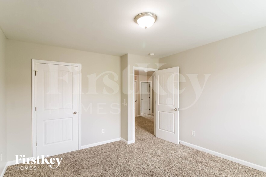 Building Photo - 5519 Luther Ct