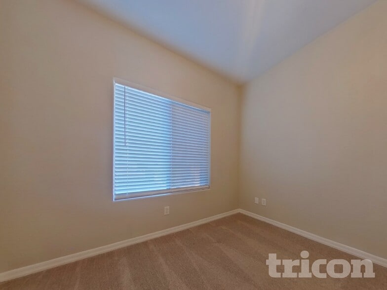Building Photo - 25574 W St Charles Ct