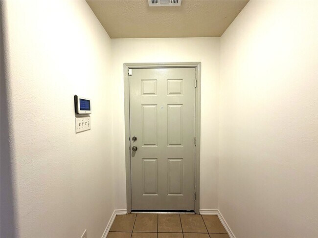 Building Photo - 4719 Cypress Dawn Ln