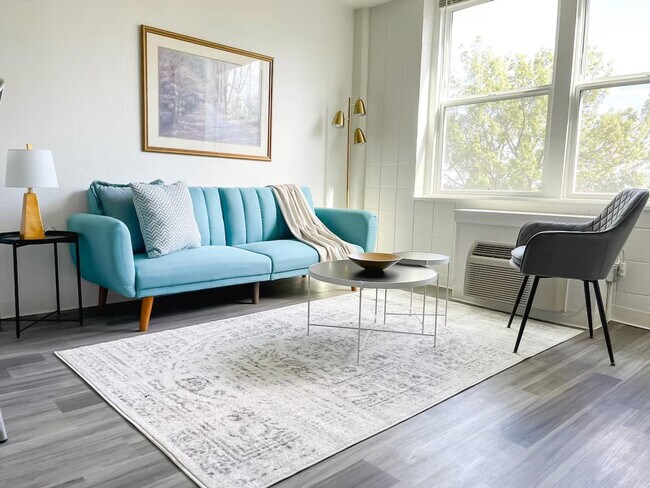 Primary Photo - 2515 Burnet Ave