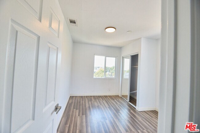 Building Photo - 1416 Helen Dr