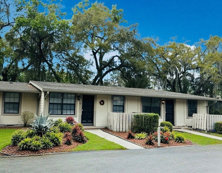 Primary Photo - The Cottages @ Clermont