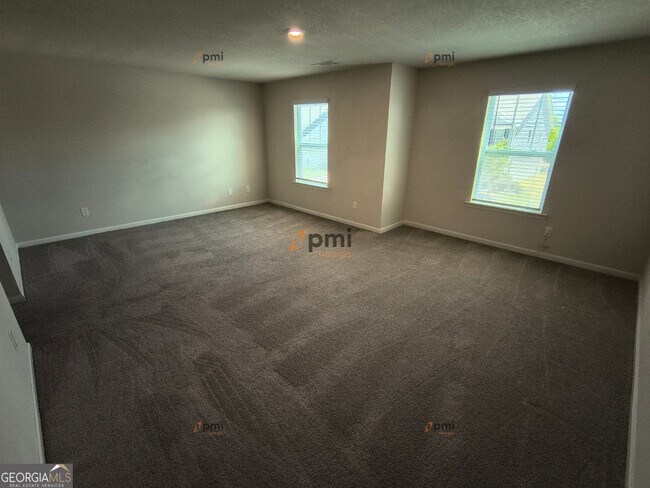 Building Photo - 3541 Falconwood Dr