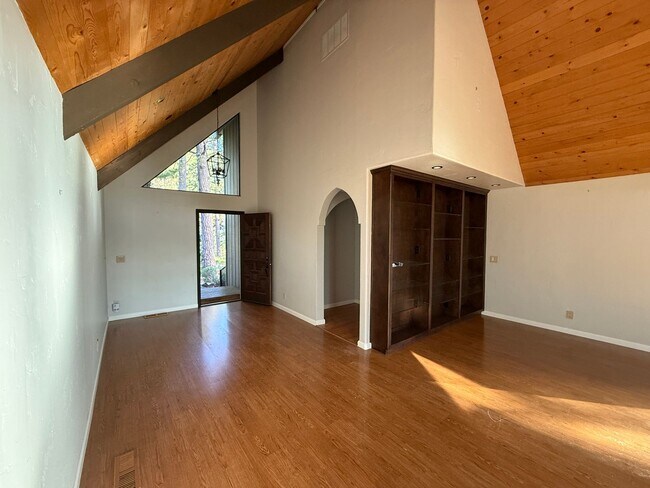 Building Photo - Picturesque Mountain Living with Detached Guest Studio in Alta Sierra
