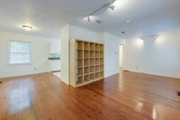 Building Photo - 3 Bedroom, 2 Bath Home Available 10/1/2025...
