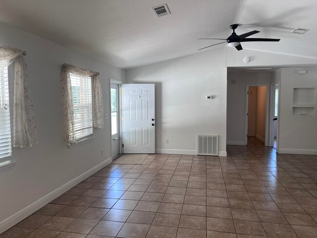 Building Photo - 7200 FL-85