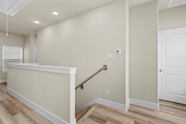 Building Photo - 9012 Lonestar Creekbend Ln