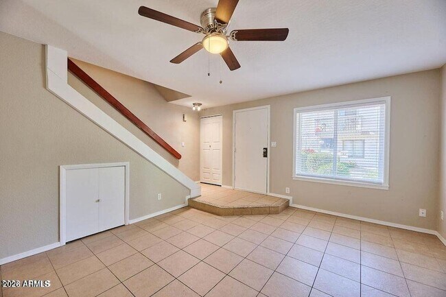 Building Photo - 1402 E Osborn Rd