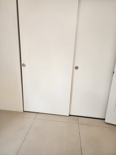 Building Photo - 5372 NE 17th Ave