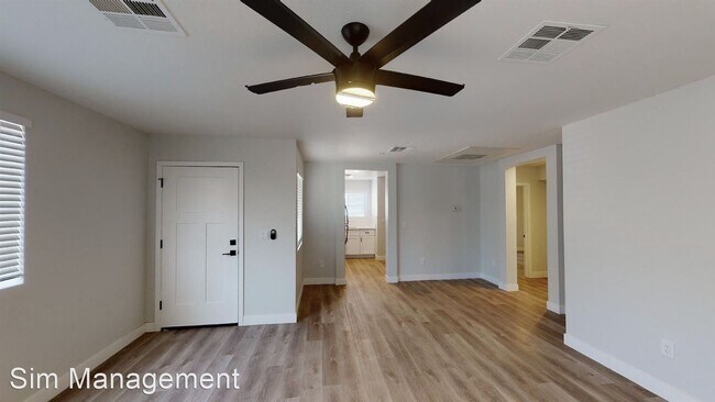 Building Photo - 2 br, 1 bath Apartment - 906 E Roma Avenue