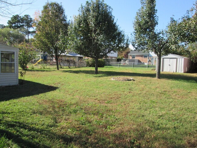 Building Photo - 3914 Longleaf Dr