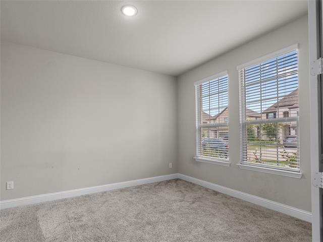 Building Photo - 2333 Willow Garden Dr