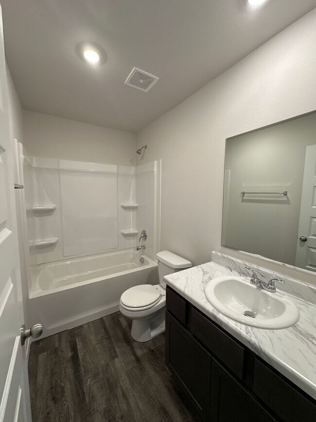 Building Photo - Now Pre-Leasing — Spacious 3 Bed, 2 Bath Home in Park Place!