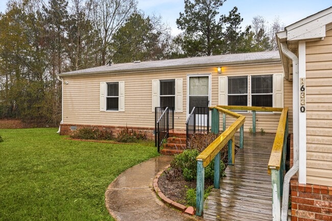 Building Photo - 16330 Hill Country Ct