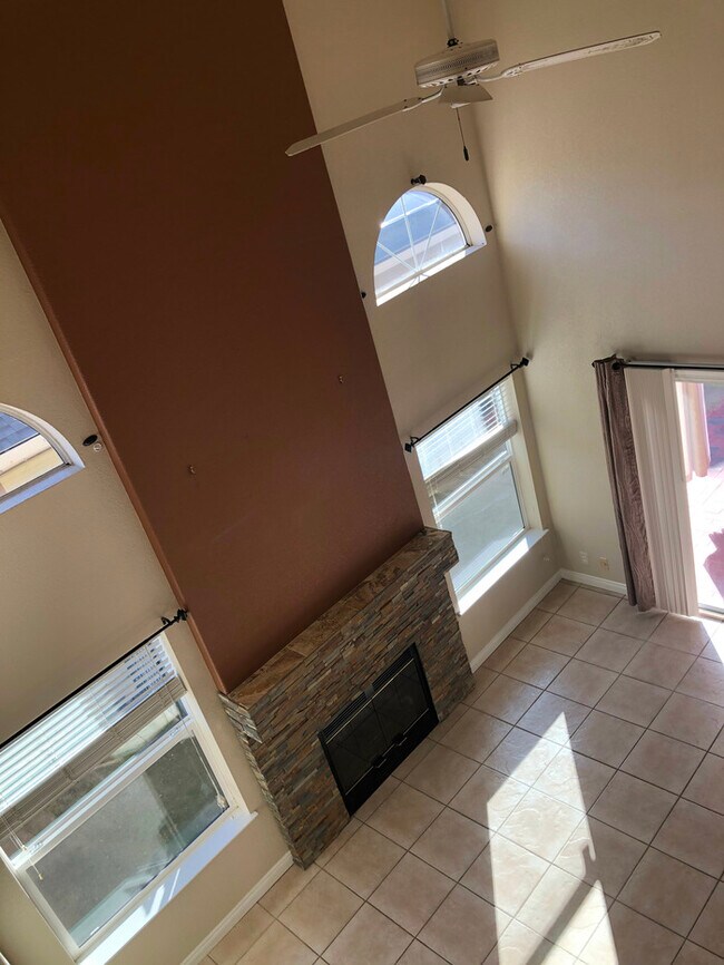 Building Photo - Cozy & Well-Maintained Home in a Peaceful ...