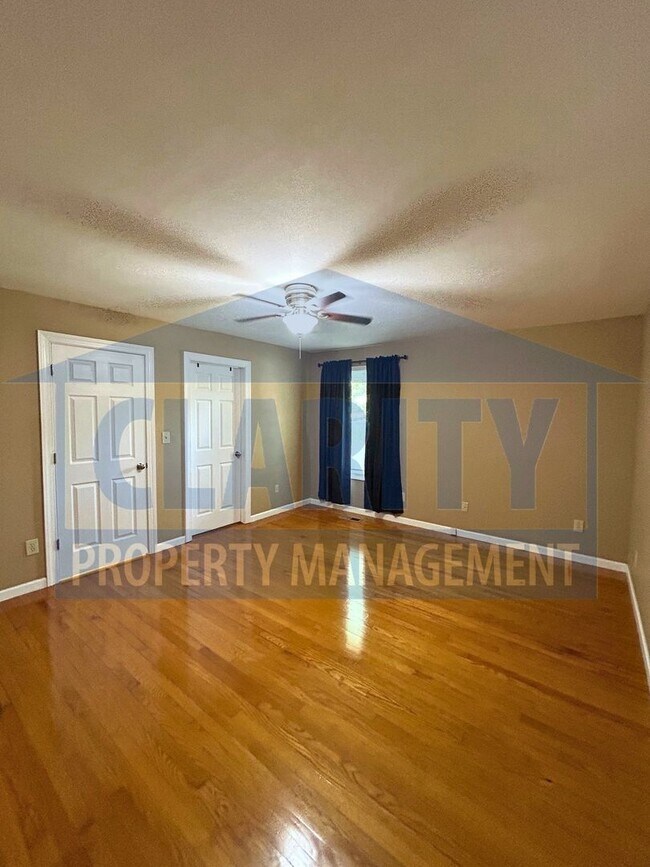 Building Photo - 883 Harle Ave NW