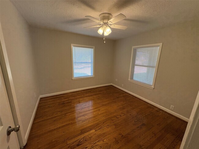 Building Photo - 309 Houston St