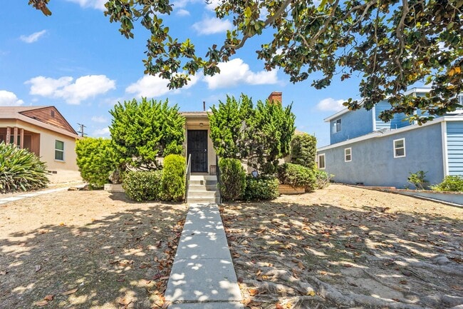 Building Photo - 8016 Denrock Ave