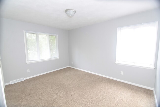 Building Photo - $200 OFF First Month’s Rent – Modern 3-Bed...