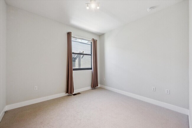 Building Photo - 2900 Inca St