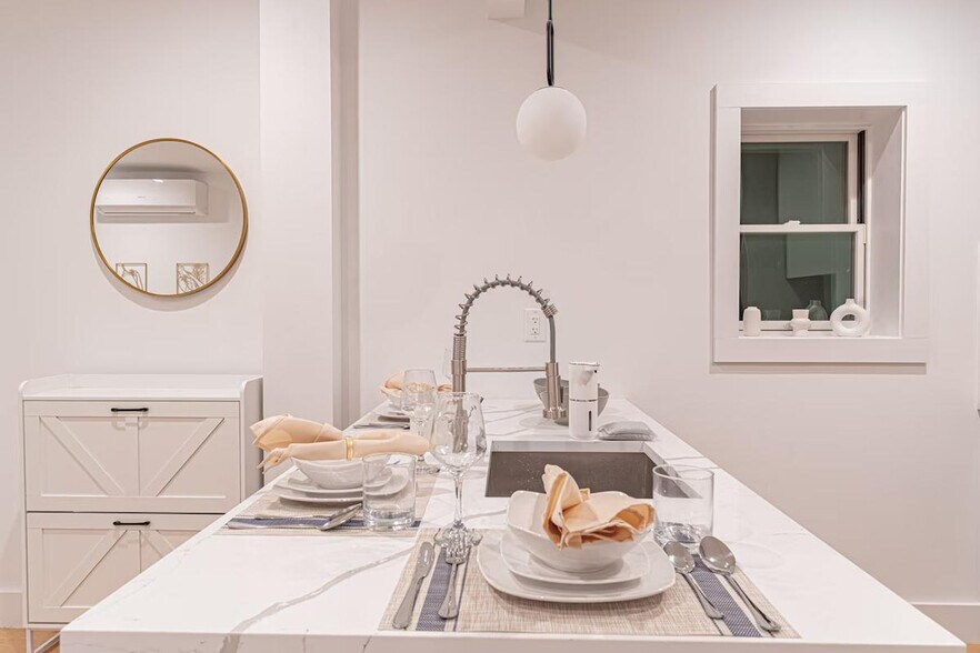 Building Photo - 1255 Decatur St